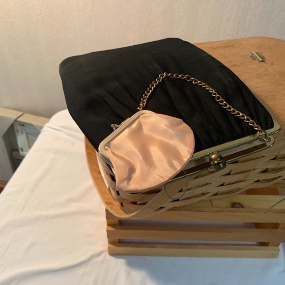 Vintage Henry Levine Black Evening Bag With Attached Coin Purse - Picture 4 of 13